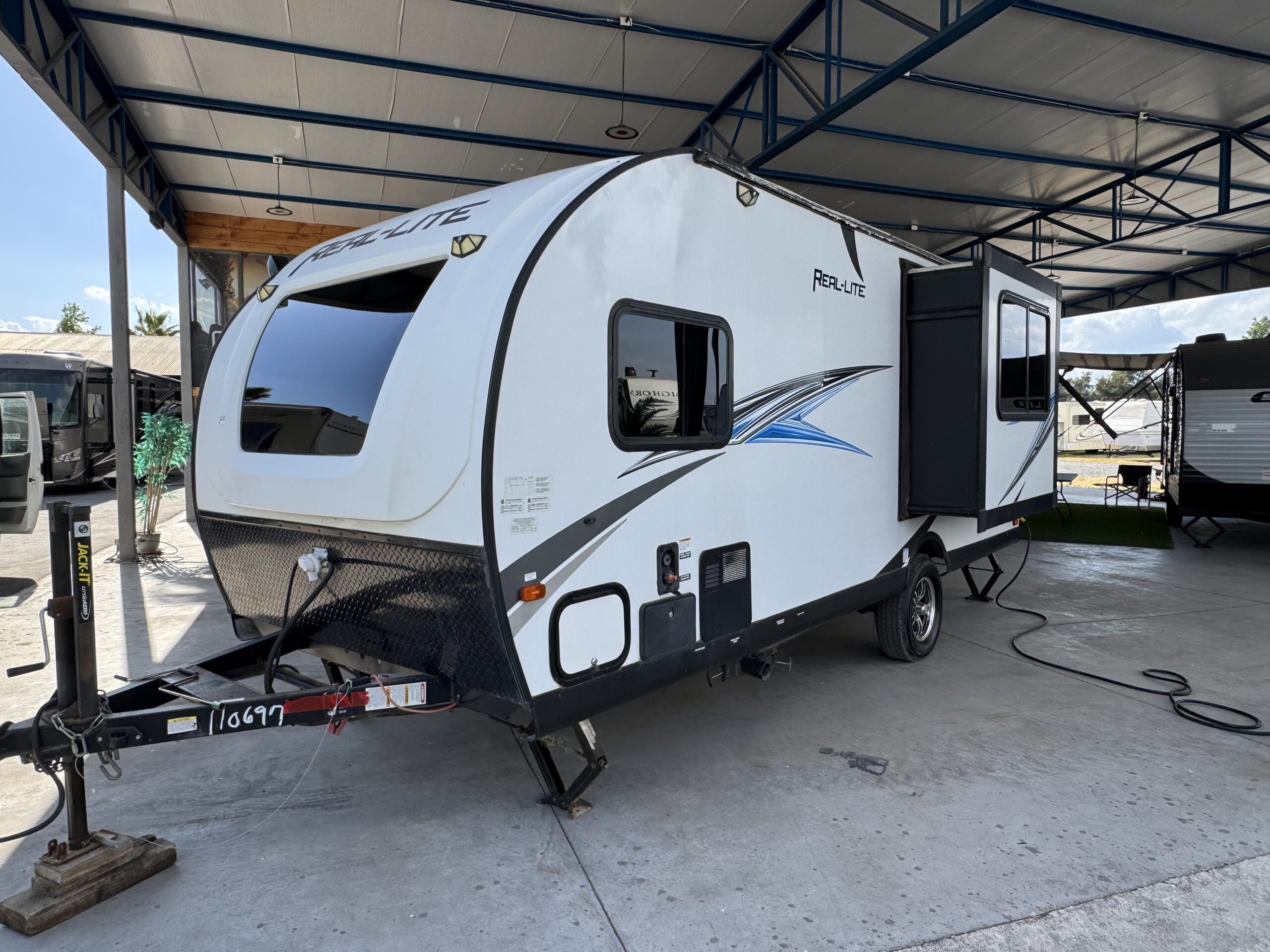 2021 Palomino Real-lite 183RL