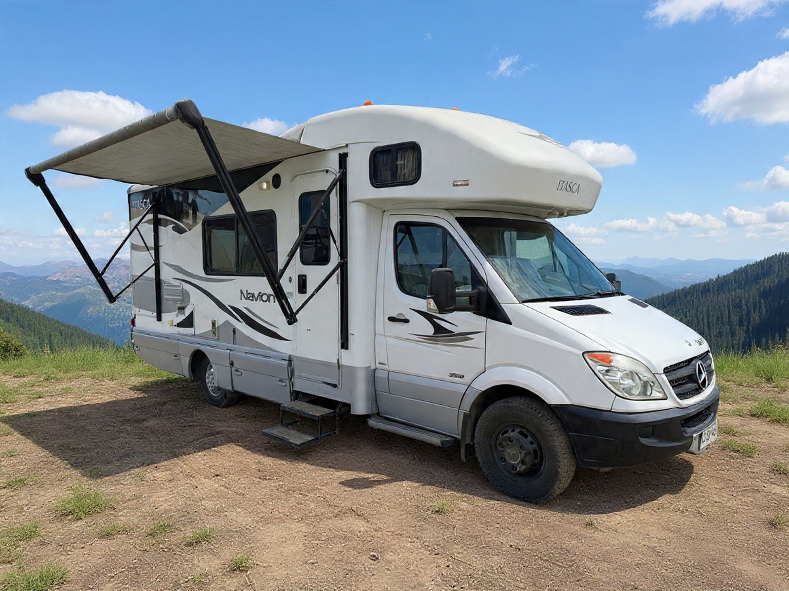 2011 Mercedes-Benz Winnebago Itasca Navion