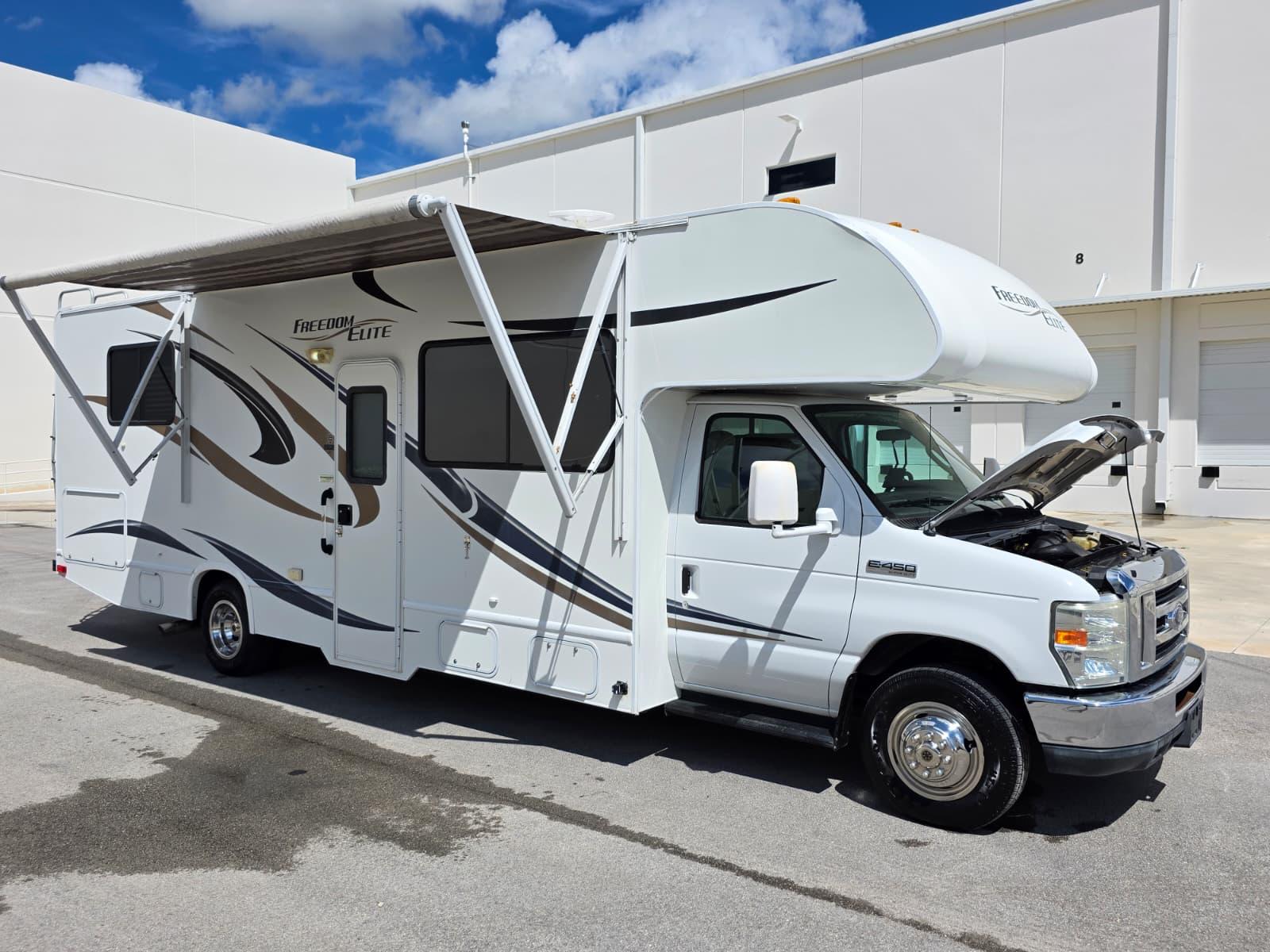 2014 Ford E-450 Freedom Elite - Imagen 5