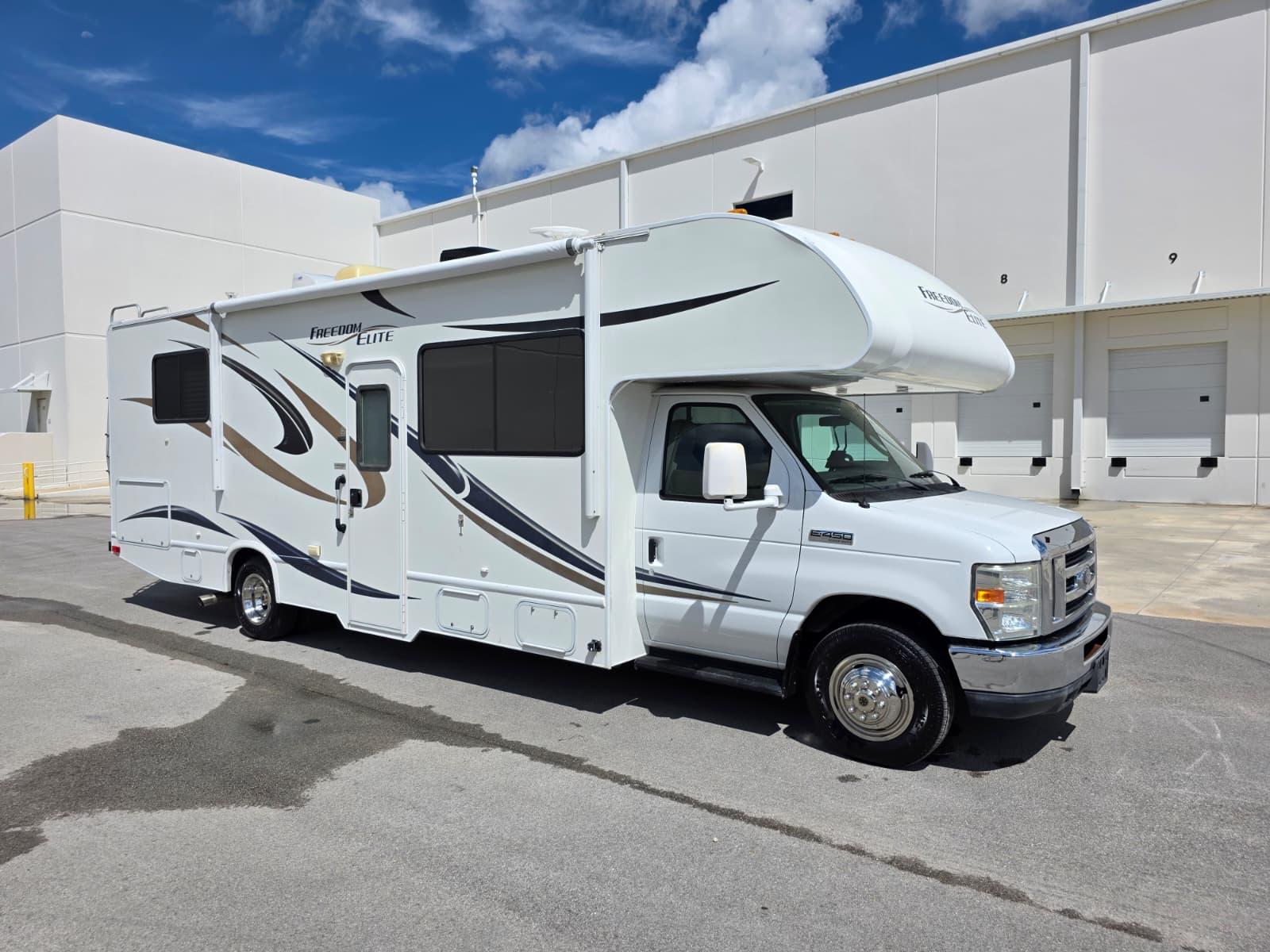 2014 Ford E-450 Freedom Elite