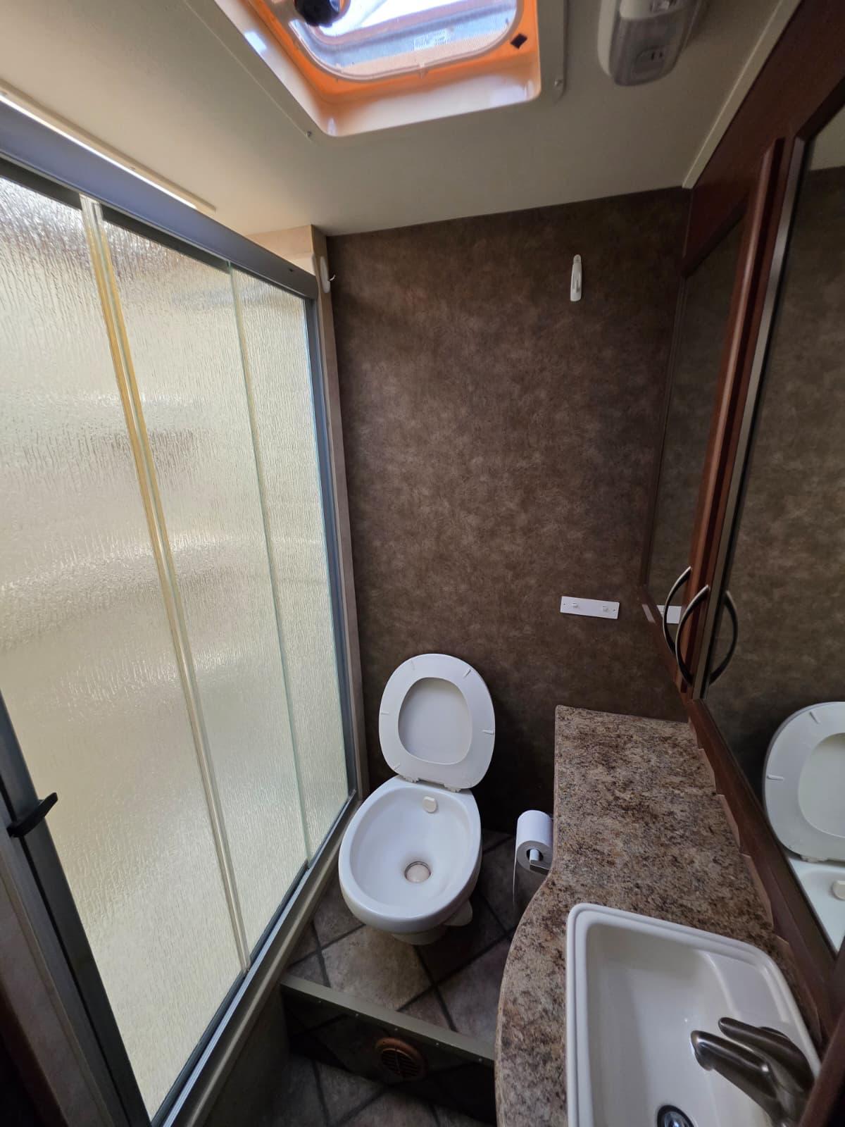 2014 Ford E-450 Freedom Elite - Imagen 11