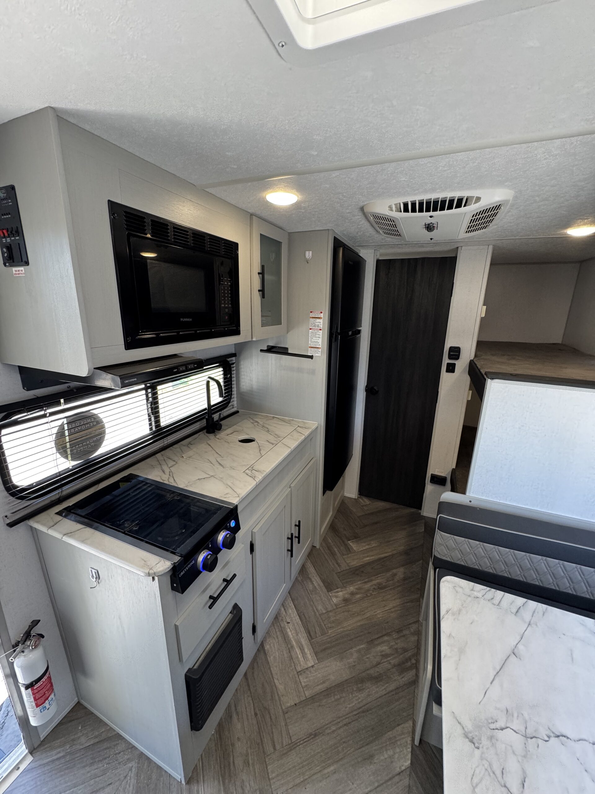 2022 Forest River Wildwood FSX 177BH - Imagen 7