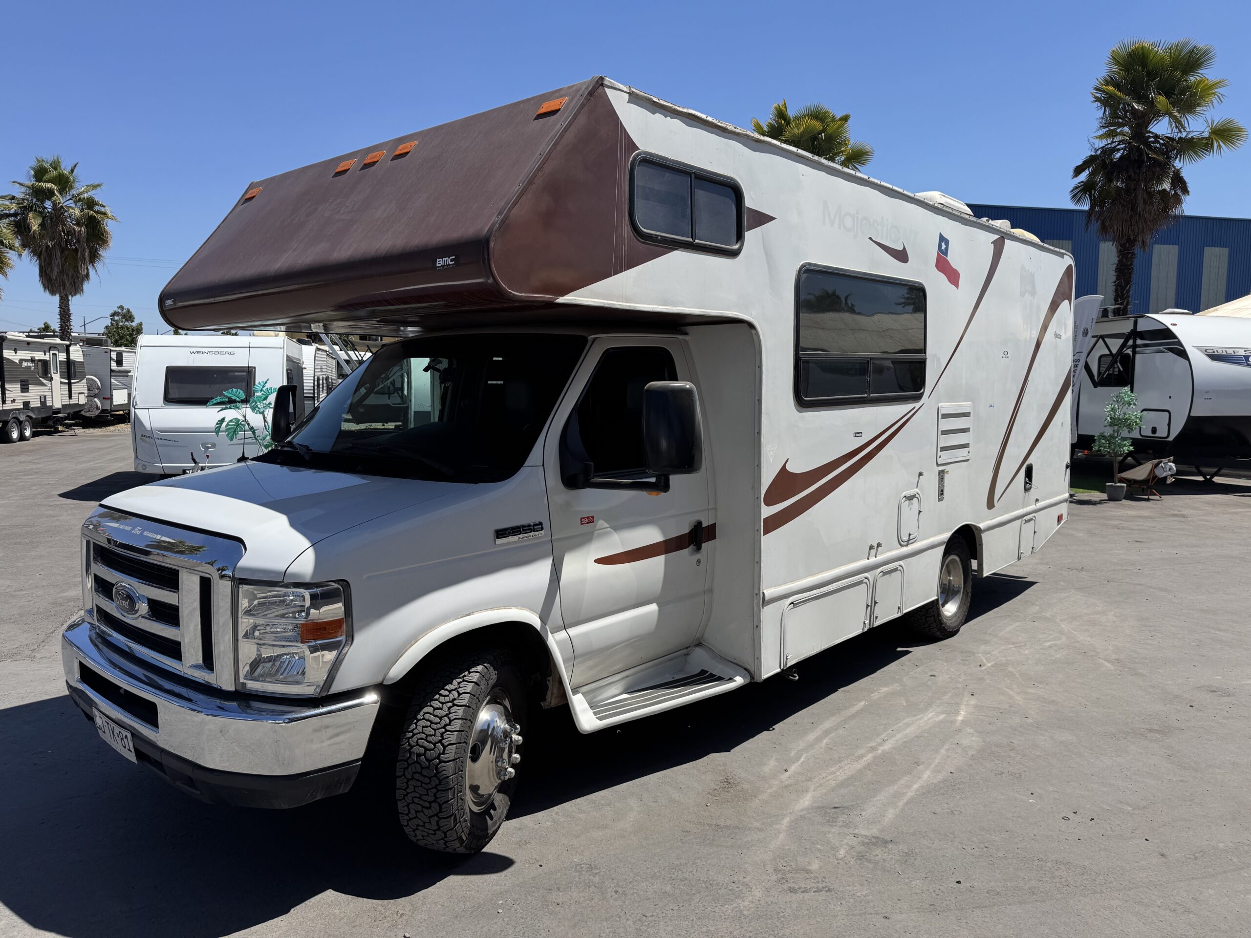 2018 Ford E-350 Majestic - Imagen 5