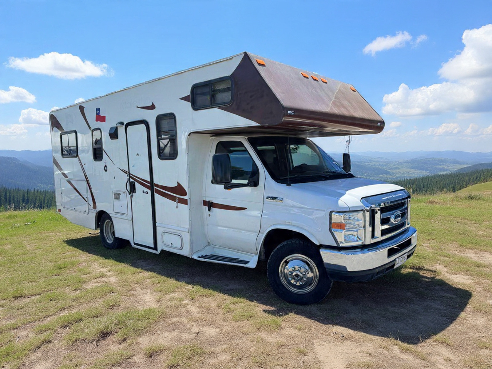 2018 Ford E-350 Majestic