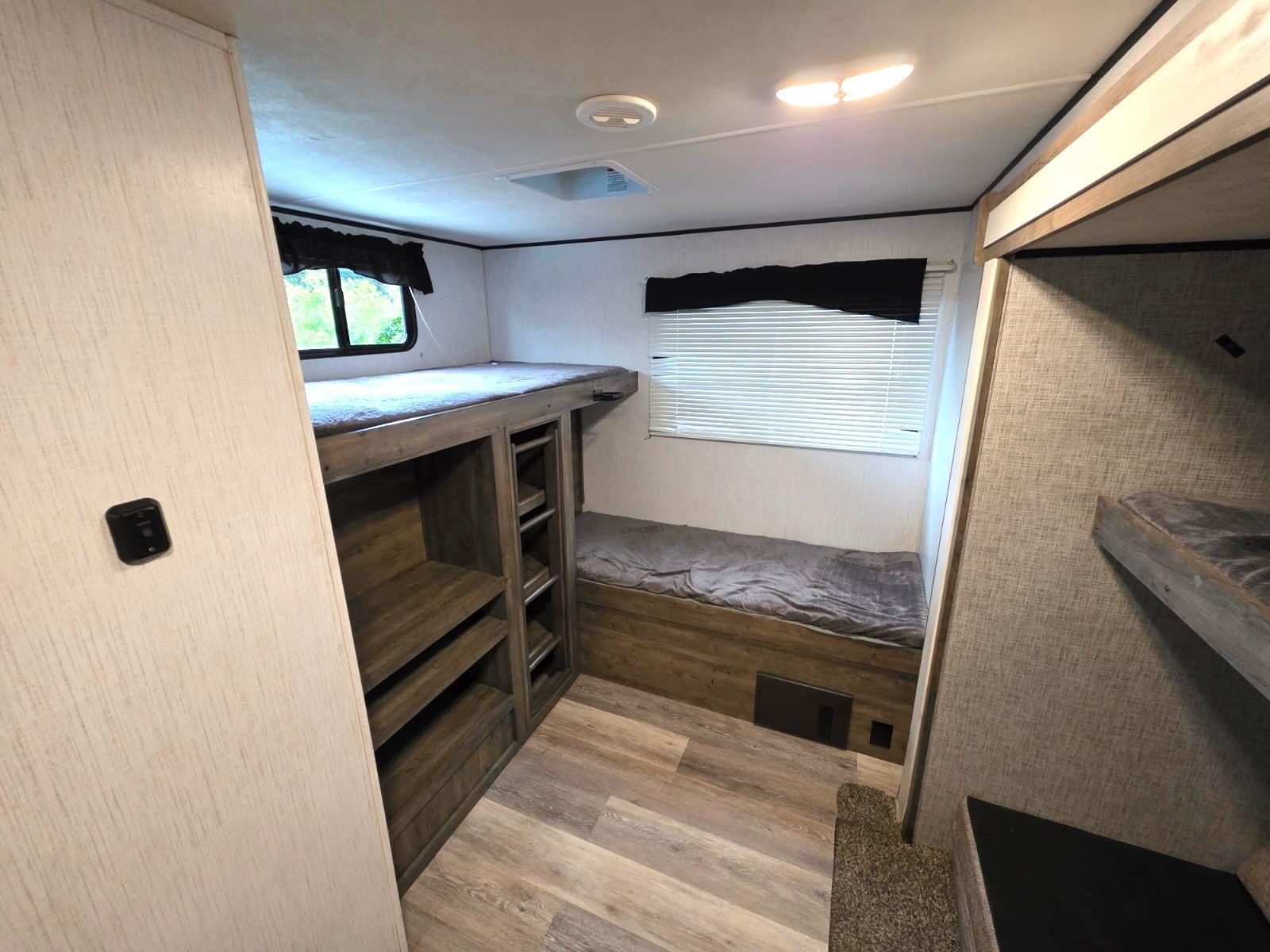 2023 Heartland Pioneer 32LX - Imagen 10