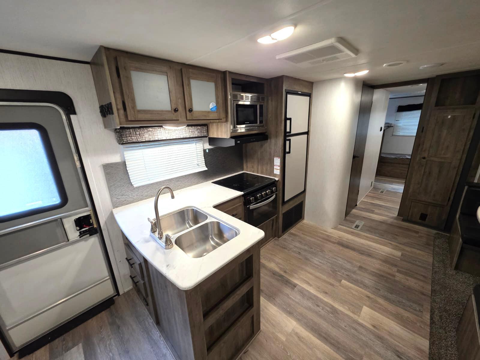 2023 Heartland Pioneer 32LX - Imagen 6