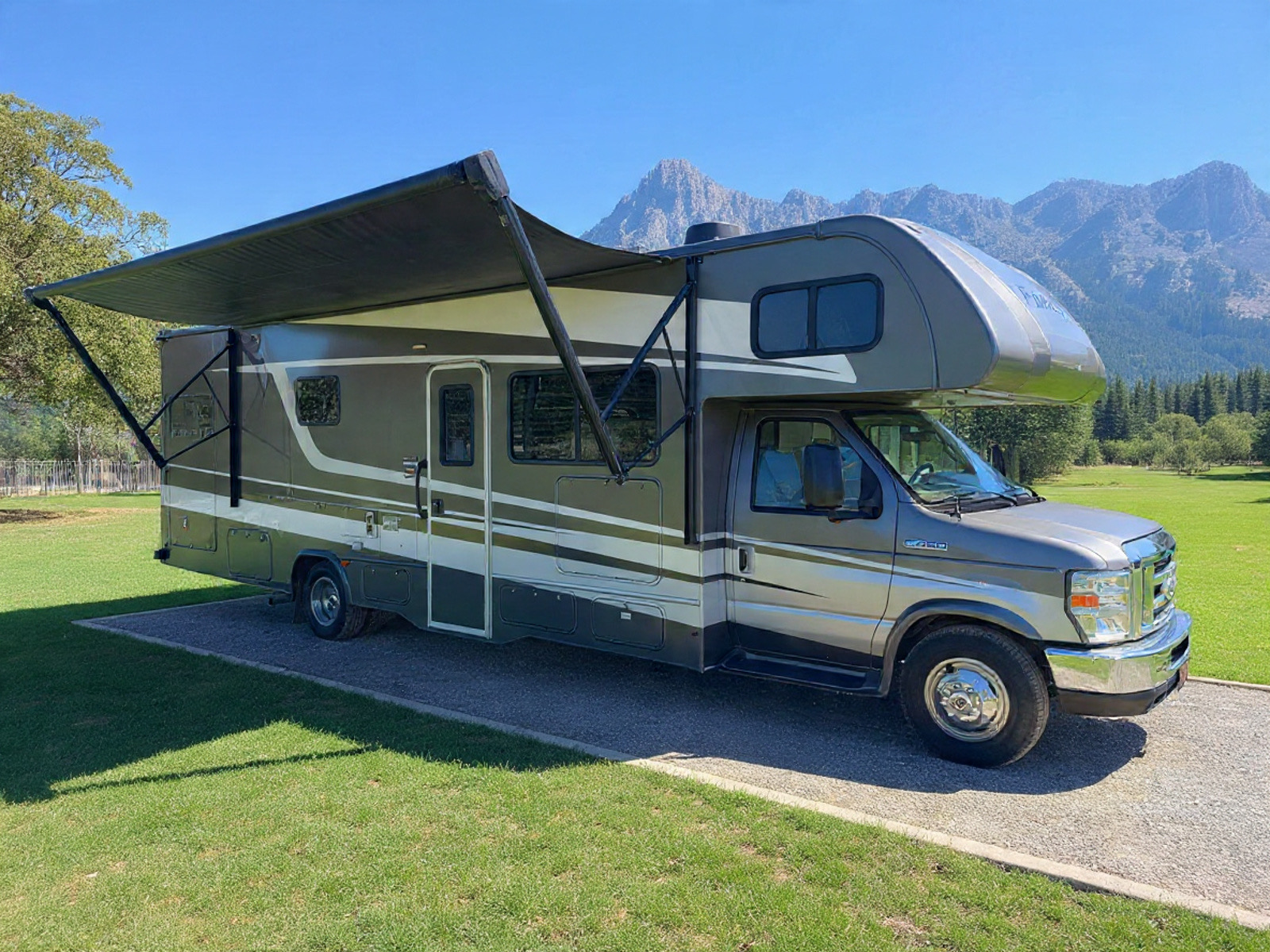 2021 Ford E-450 Forester