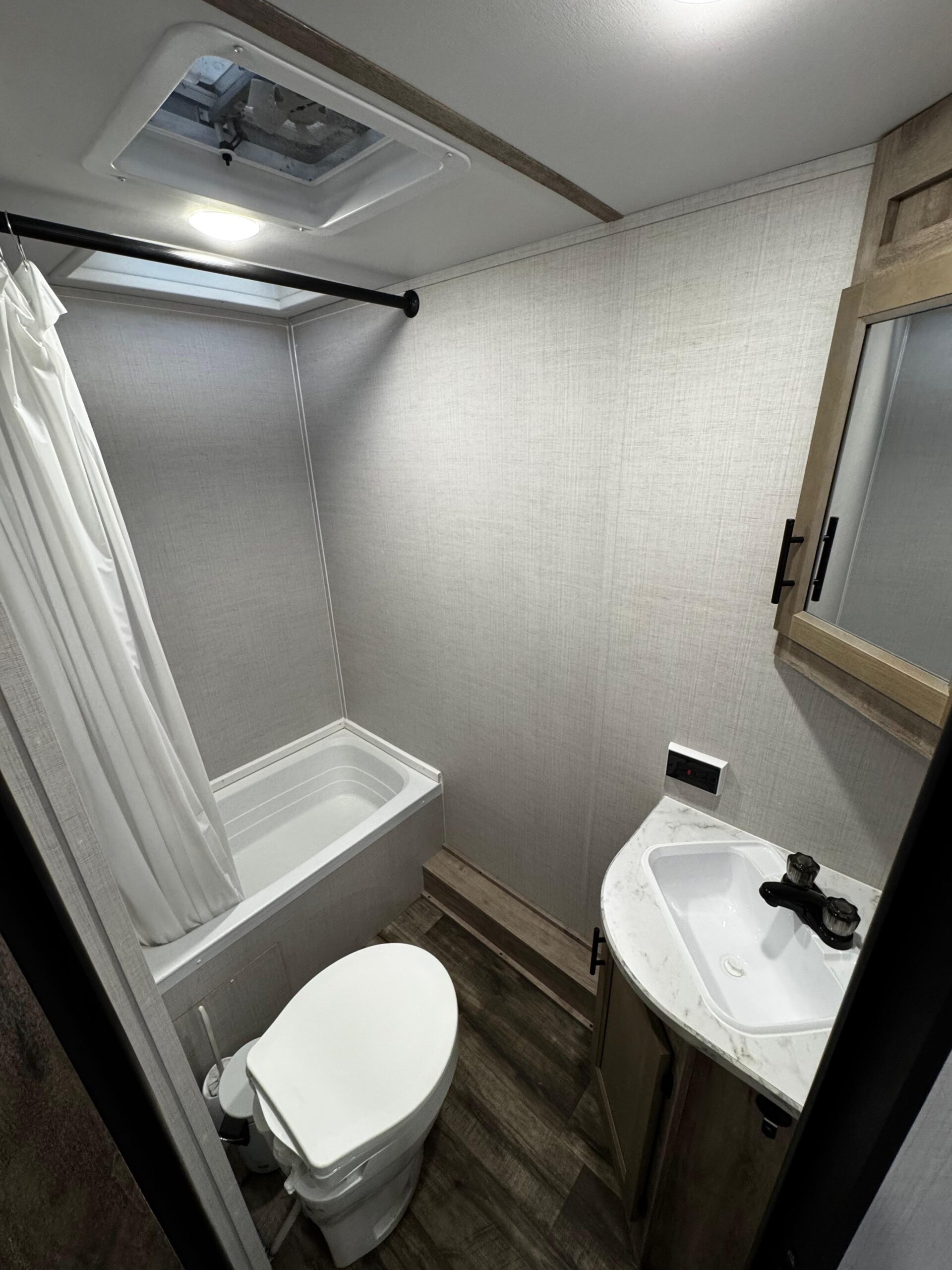 2024 Gulf Stream 192 DS - Imagen 8