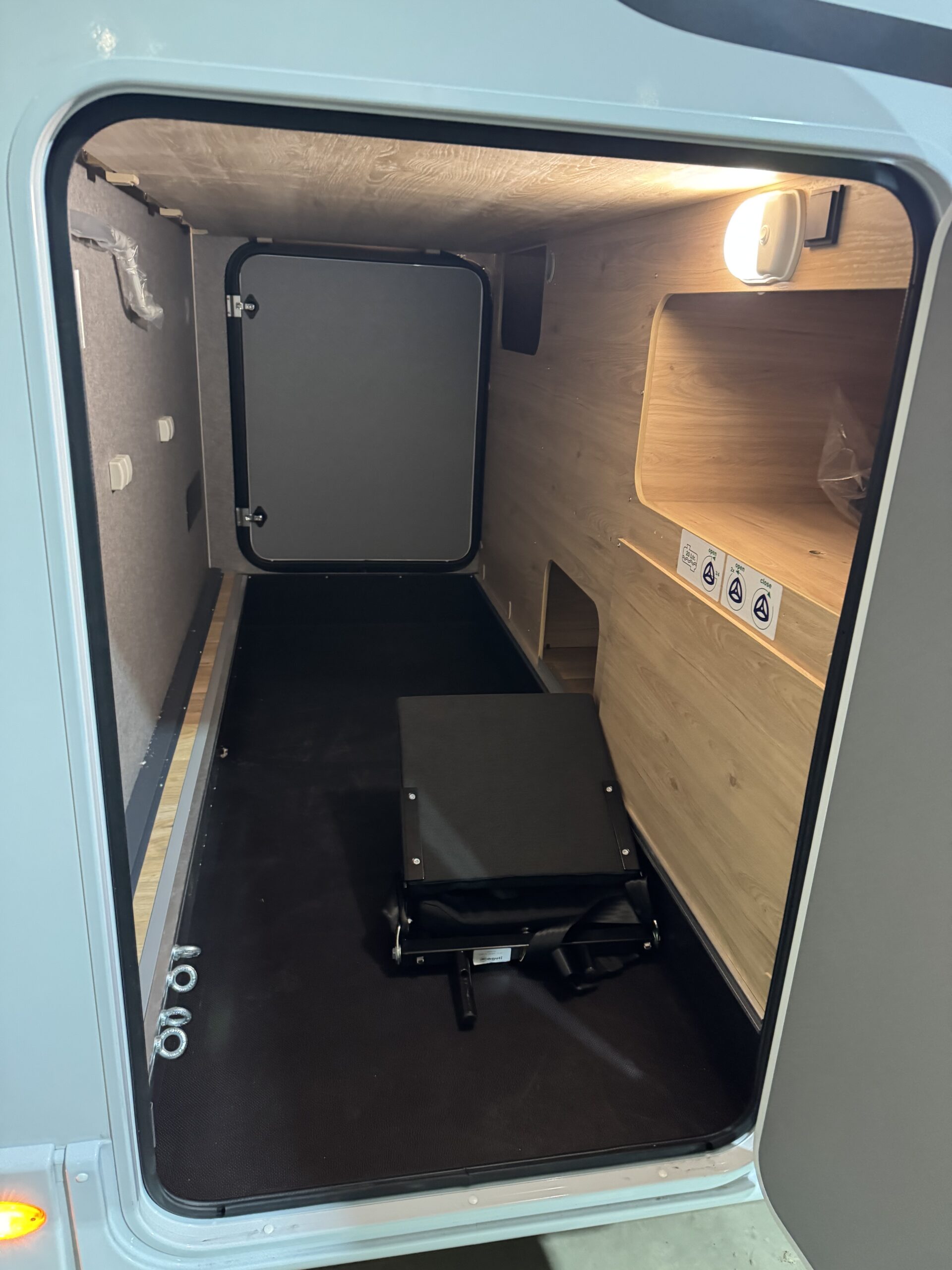 2026 Ford Transit Dethleffs T6815 2.0TDci automático 0 km. - Imagen 17
