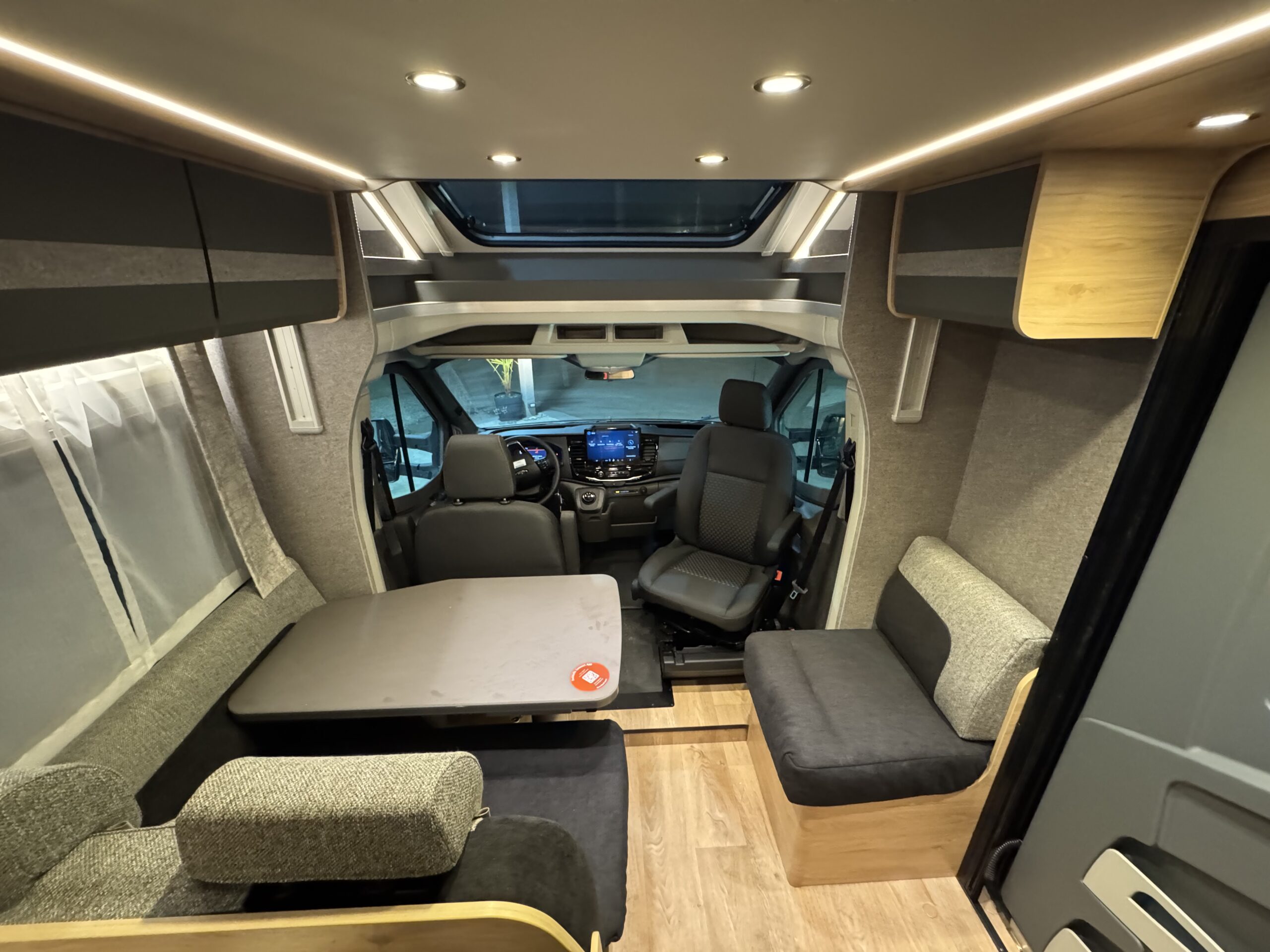 2026 Ford Transit Dethleffs T6815 2.0TDci automático 0 km. - Imagen 9