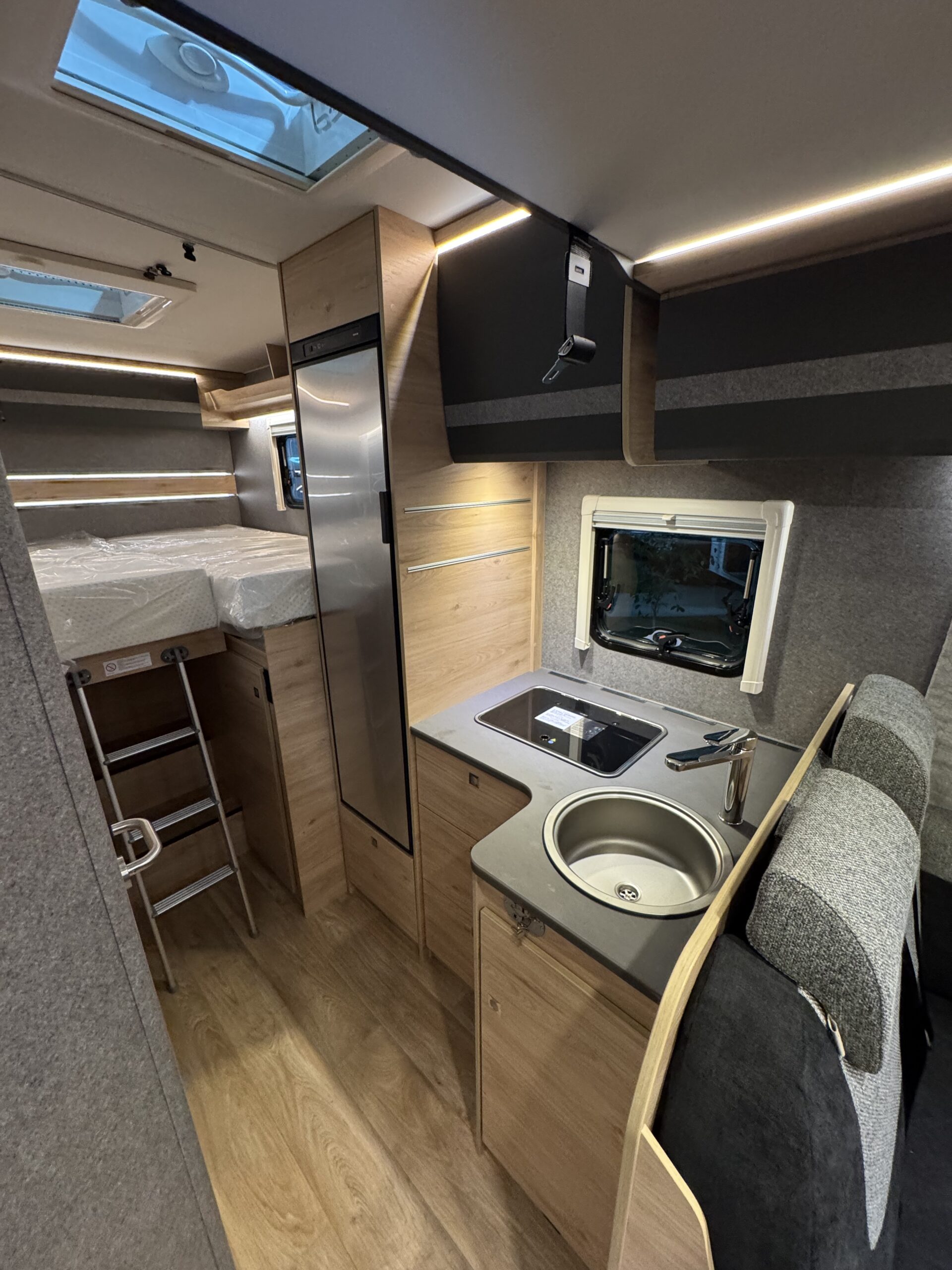 2026 Ford Transit Dethleffs T6815 2.0TDci automático 0 km. - Imagen 10