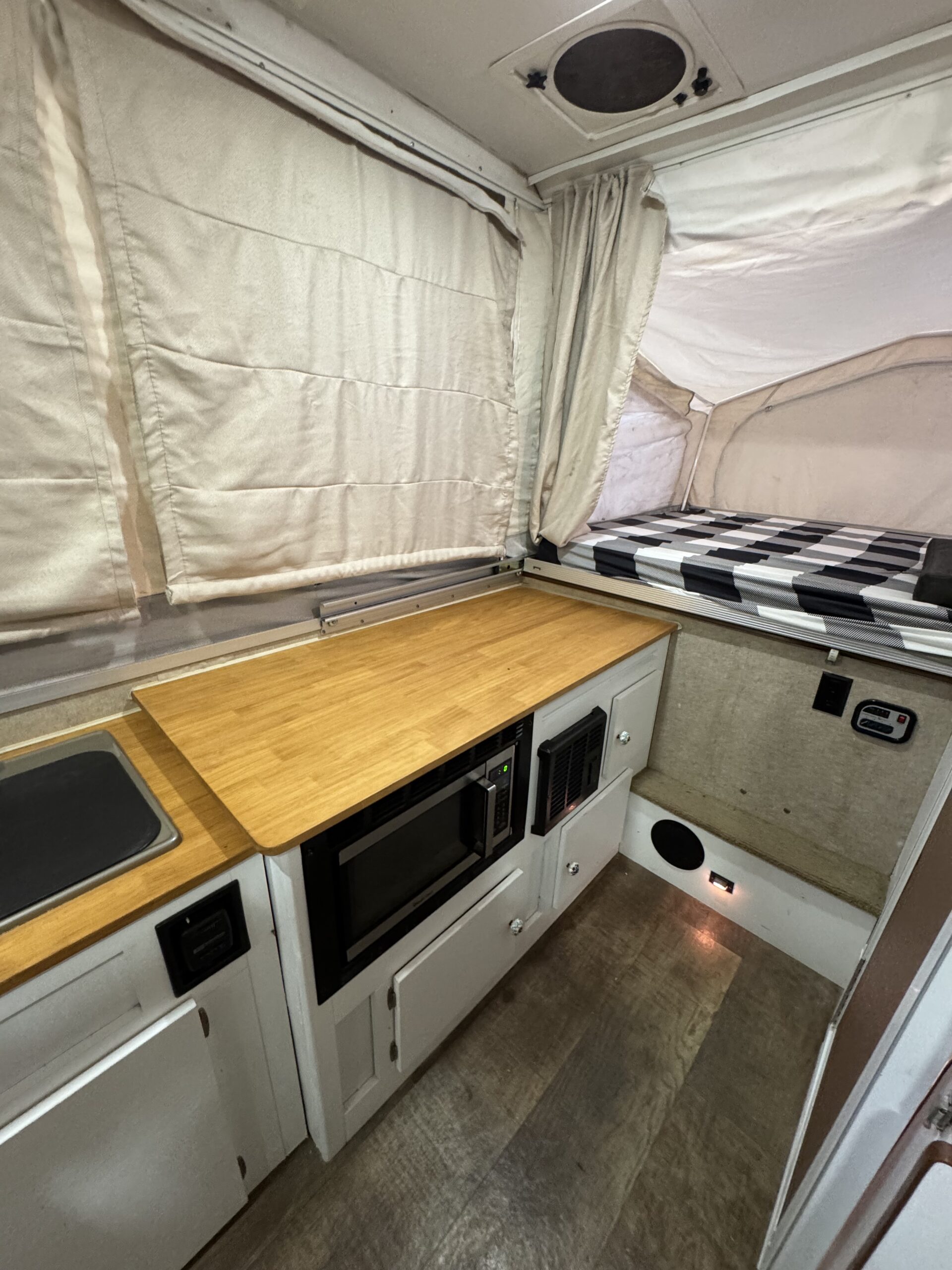 2017 Forest River Rockwood HW277 - Imagen 9