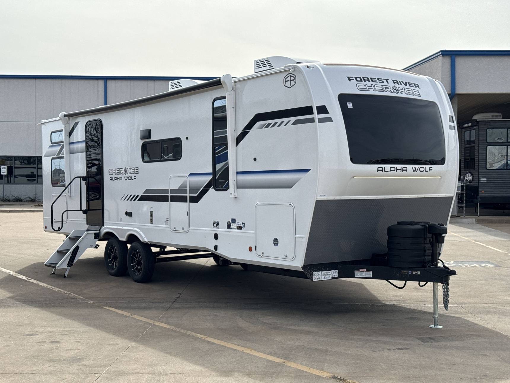 2027 Forest River Alpha Wolf 24TRUNK - Imagen 2