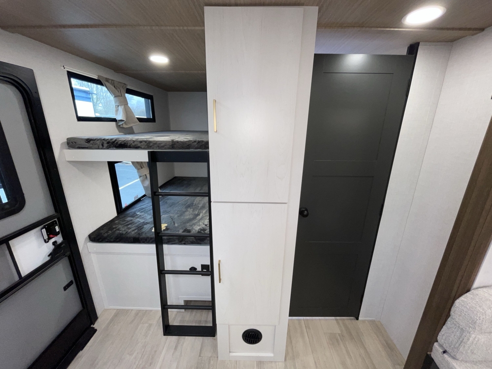 2027 Forest River Vibe 2600BH Xtreme - Imagen 8